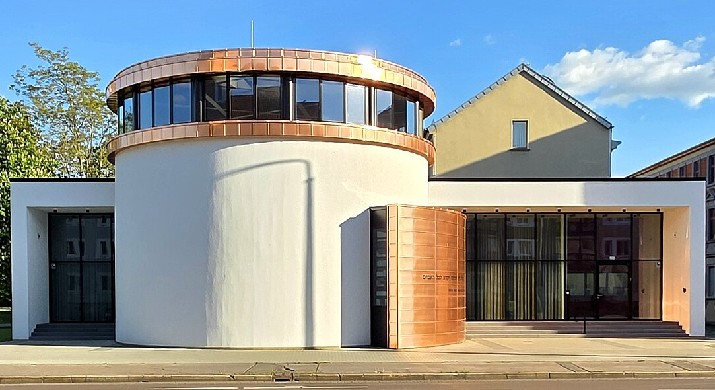 Файл:Neue Synagoge in Dessau.jpg