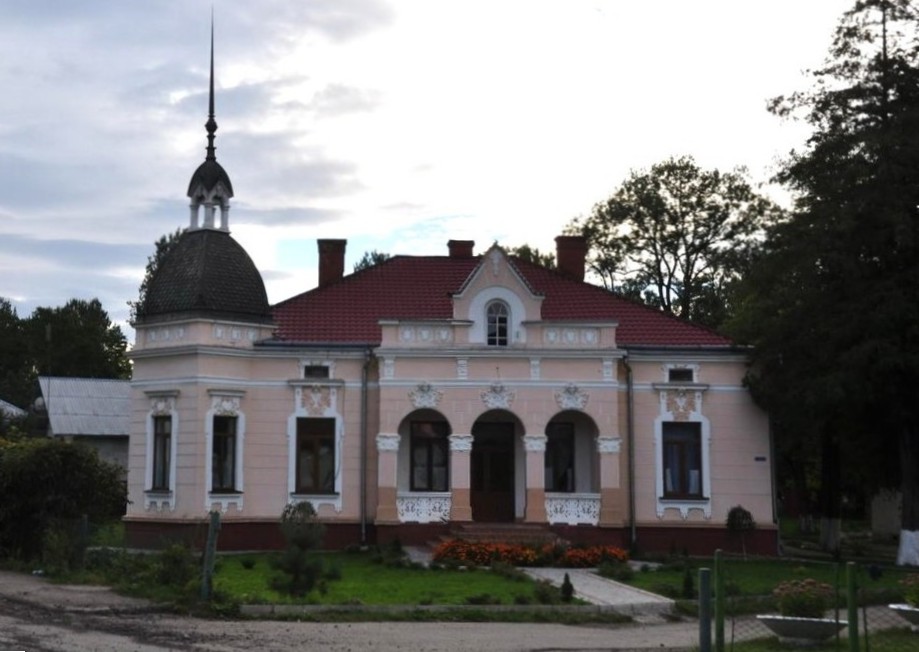 Больница в Болехове (бывшая еврейская). Фото с сайта Мой штетл.