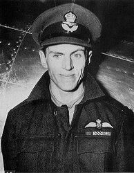 Джордж Берлинг, пилот Королевских ВВС, герой Второй мировой войны, один из первых израильских лётчиков; погиб в Италии вследствие британской диверсии