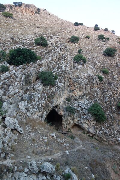 Файл:Eingang der Qafzeh-Höhle.jpg
