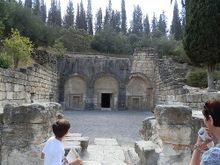 Вход в некрополь. Фото д-ра Александра Луговского.
