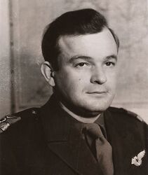 Аhарон Ремез, пилот королевских ВВС из Тель-Авива, один из основателей ВВС Израиля и второй их командующий