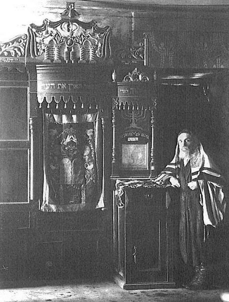 Файл:Sirkes Shul in MedzhybizhInt.JPG