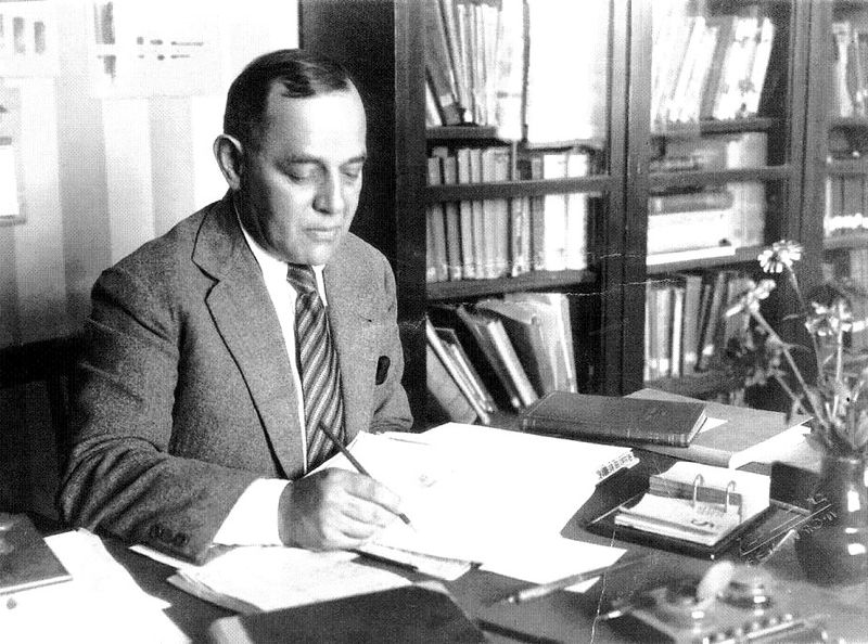 Файл:Arthur Biram 1928.jpg