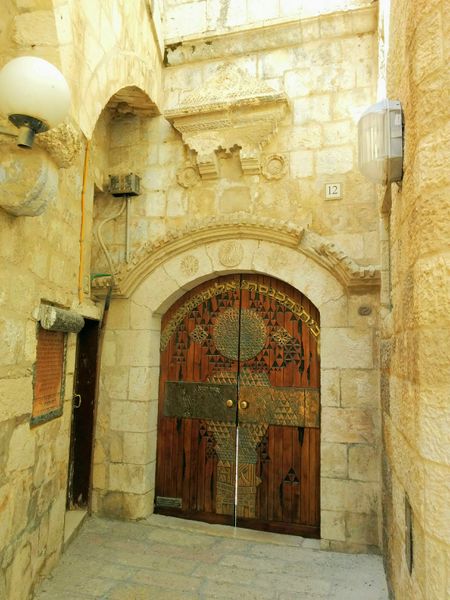 Файл:Синагога Элияhу, вход.jpg