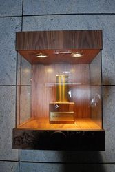 Урна из Музея Холокоста в Скопье