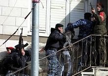 Палестинская полиция кого-то ловит. Фото с муниципального сайта Шхема.