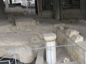 Археологическая площадка во дворе базилики Благовещения - остатки зданий начала н.э.