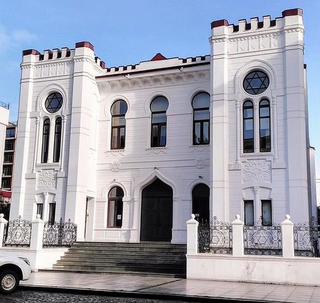 Файл:Batumi Synagogue, 2016 (cropped).jpg