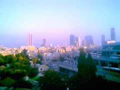 Летнее утро на центральной автостанции в Тель-Авиве, август 2015 года.