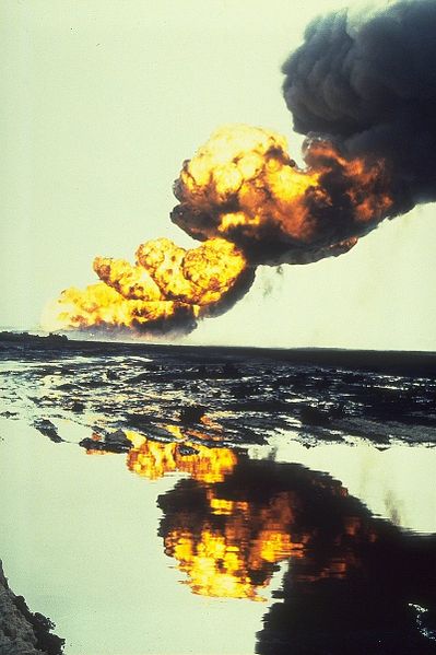 Файл:Bergan oil field fire.jpg