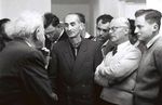 Д. Бен-Гурион (слева) беседует с новыми репатриантами из Румынии. Ашдод. 1959 г. Государственное бюро печати. Израиль