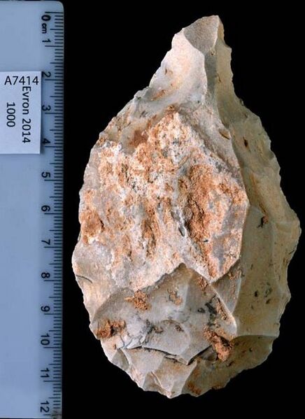 Файл:Ашельское рубило.JPG