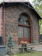 Ритуальное здание на еврейском кладбище в Бытоме, Польша.