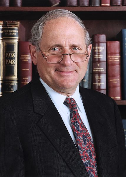 Файл:Carl Levin official portrait.jpg