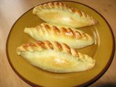 Известное лакомство караимской кухни — пирожки кибинай.