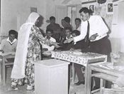 Голосование арабских жителей Тайбе на выборах в Кнесет шестого созыва. 1965 г. Фото Ф. Коhена. Государственное бюро печати. Израиль.